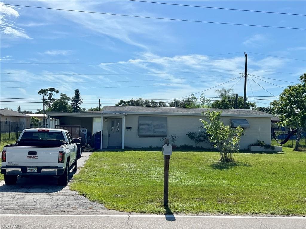 24 Alabama RD S LEHIGH ACRES, FL 33936