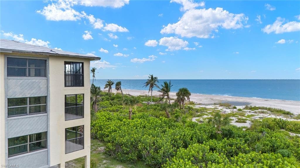 2737 W Gulf DR 116 SANIBEL, FL 33957