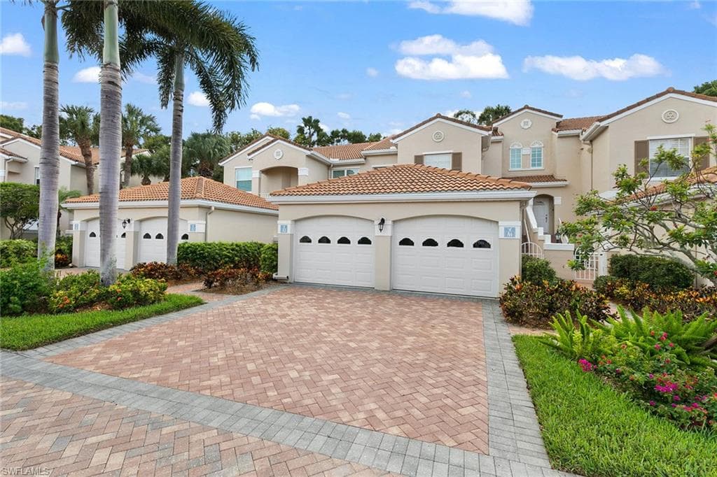 8410 Excalibur CIR A3 NAPLES, FL 34108