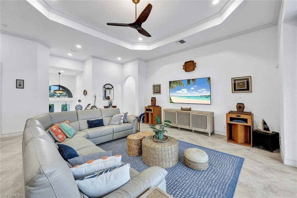 350 Gumbo Limbo LN MARCO ISLAND, FL 34145