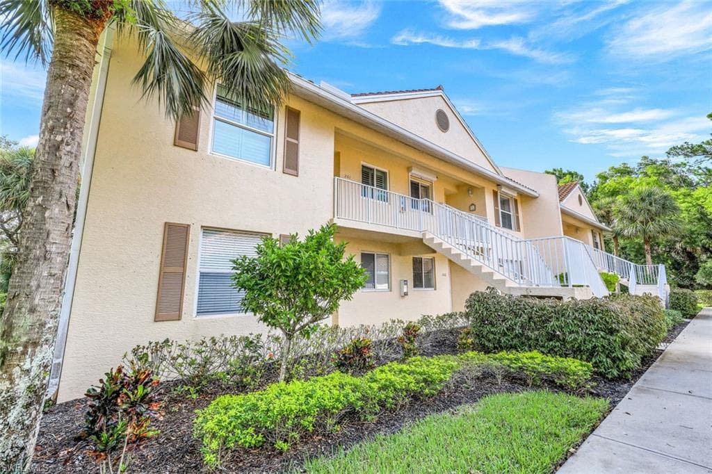 432 Valerie WAY 202 NAPLES, FL 34104
