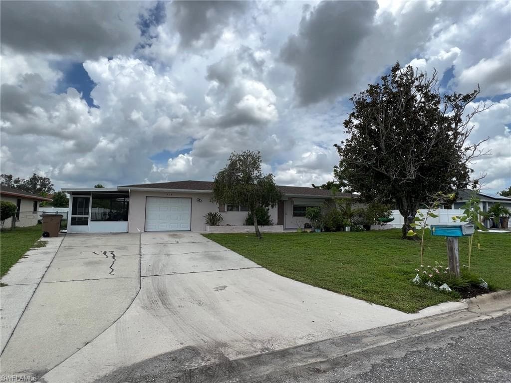 219 Burnside ST LEHIGH ACRES, FL 33936