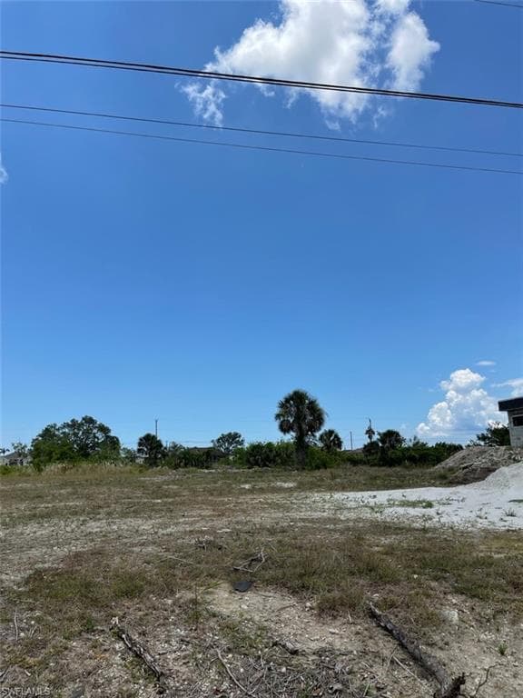 2716 4th PL CAPE CORAL, FL 33993