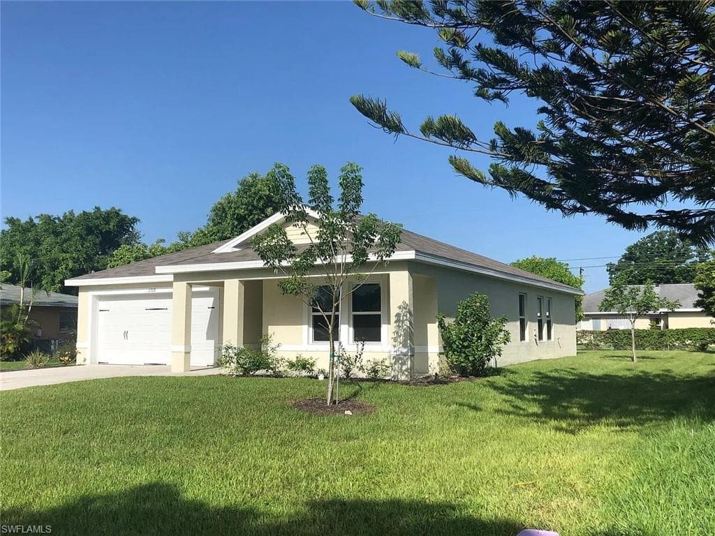 2208 SE 15th PL CAPE CORAL, FL 33990