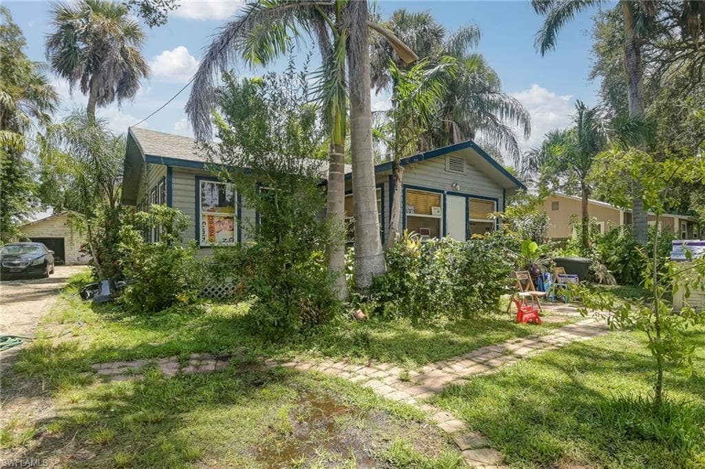 1132 River RD NORTH FORT MYERS, FL 33903