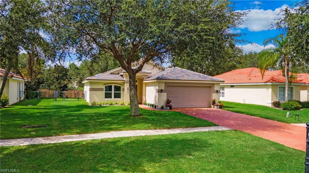 2811 Orange Grove TRL NAPLES, FL 34120