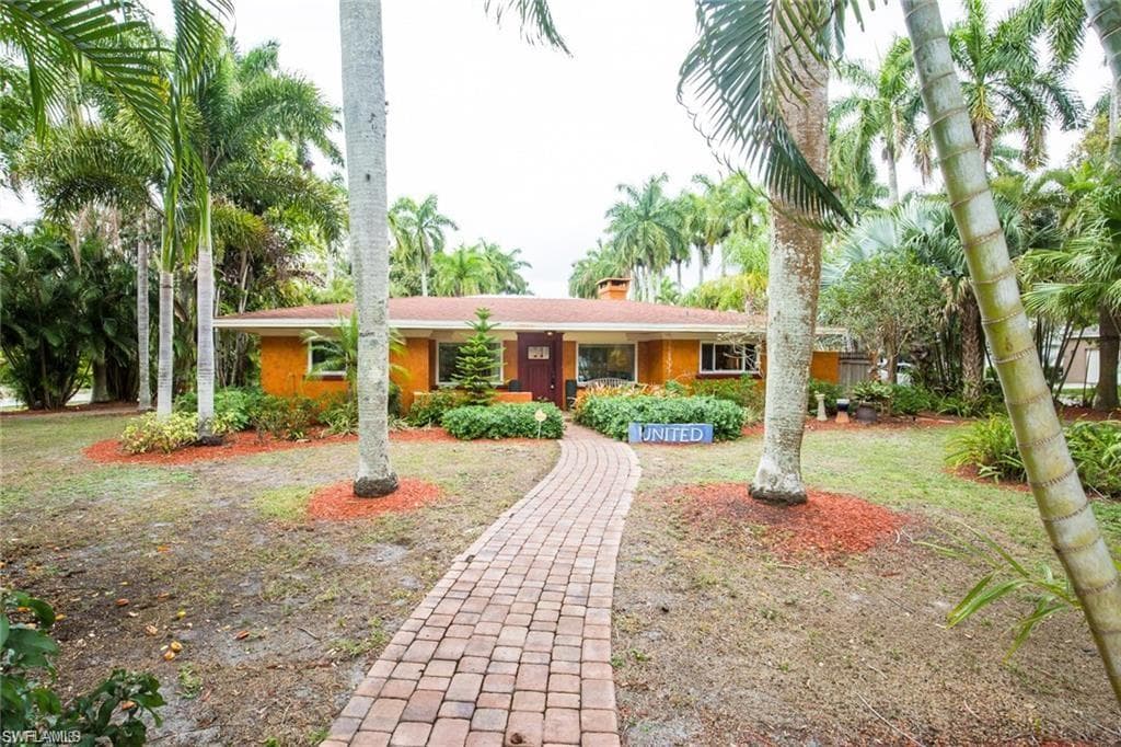 1421 Jefferson AVE FORT MYERS, FL 33901