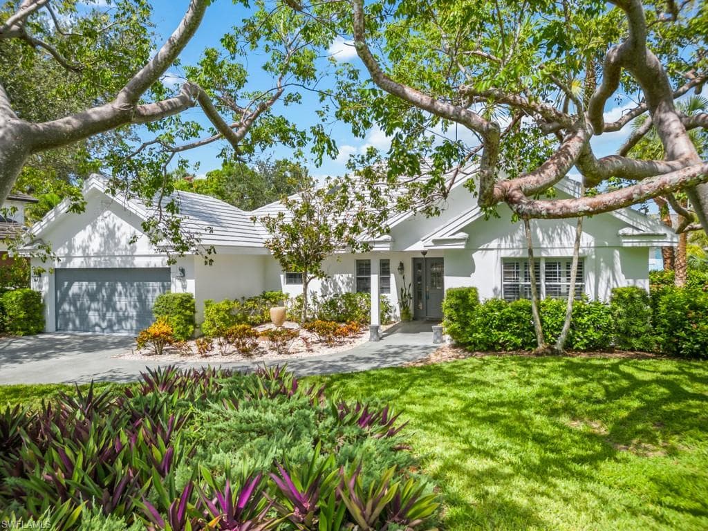 1131 Crayton RD NAPLES, FL 34102