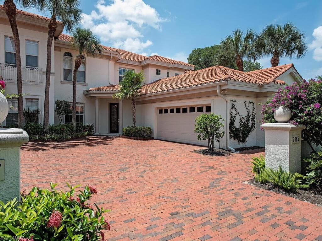 2385 TERRA VERDE LN 2385 NAPLES, FL 34105