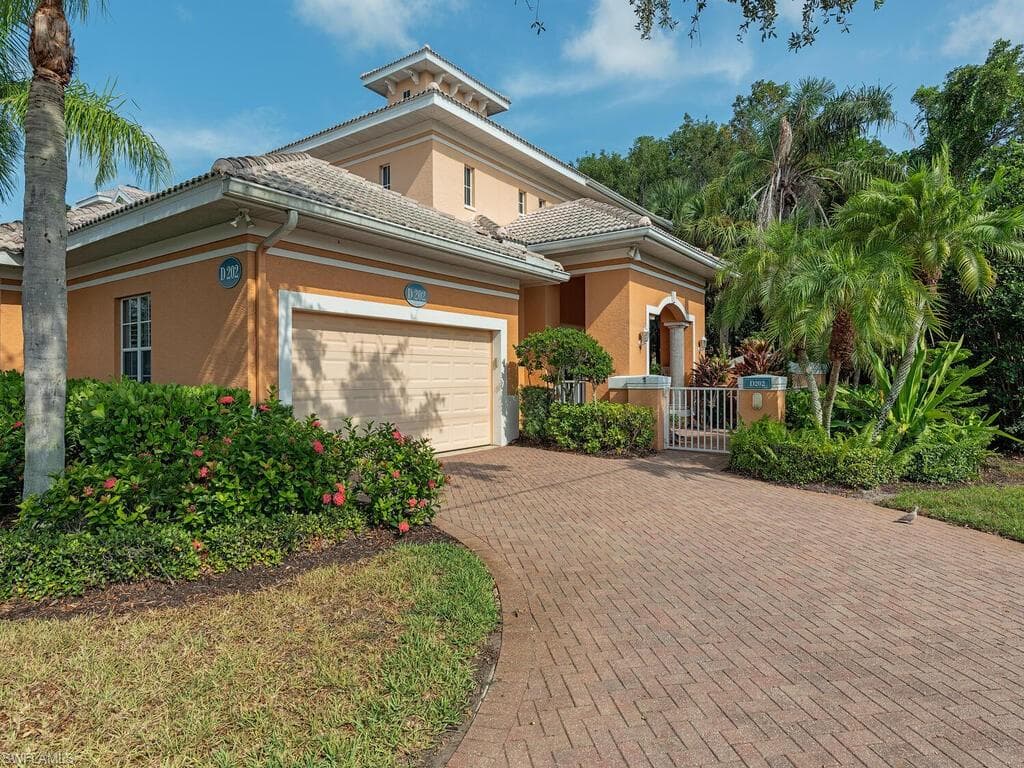 4795 Aston Gardens WAY D-202 NAPLES, FL 34109