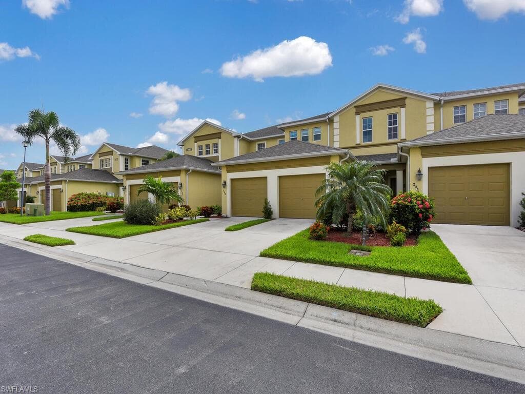 14726 Calusa Palms DR 202 FORT MYERS, FL 33919