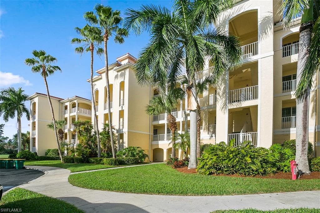 4883 Hampshire CT 206 NAPLES, FL 34112