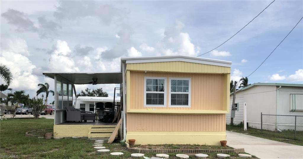 4795 Flamingo DR ST. JAMES CITY, FL 33956