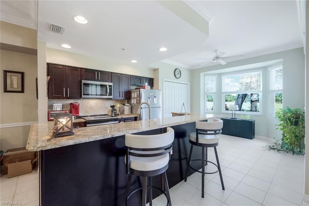 21301 Lancaster RUN 813 ESTERO, FL 33928