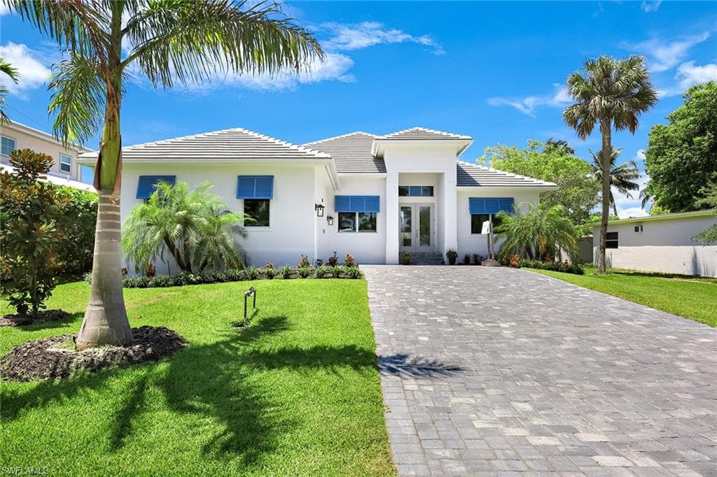 1114 6th LN N NAPLES, FL 34102