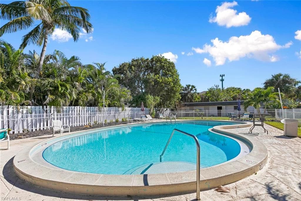 1047 Hartley AVE 210 MARCO ISLAND, FL 34145