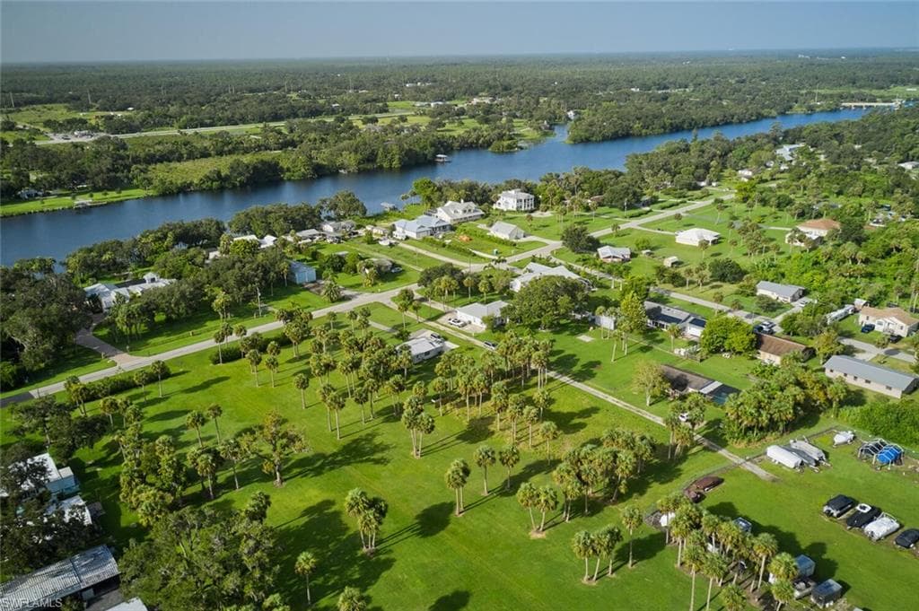 21941 Pearl ST ALVA, FL 33920
