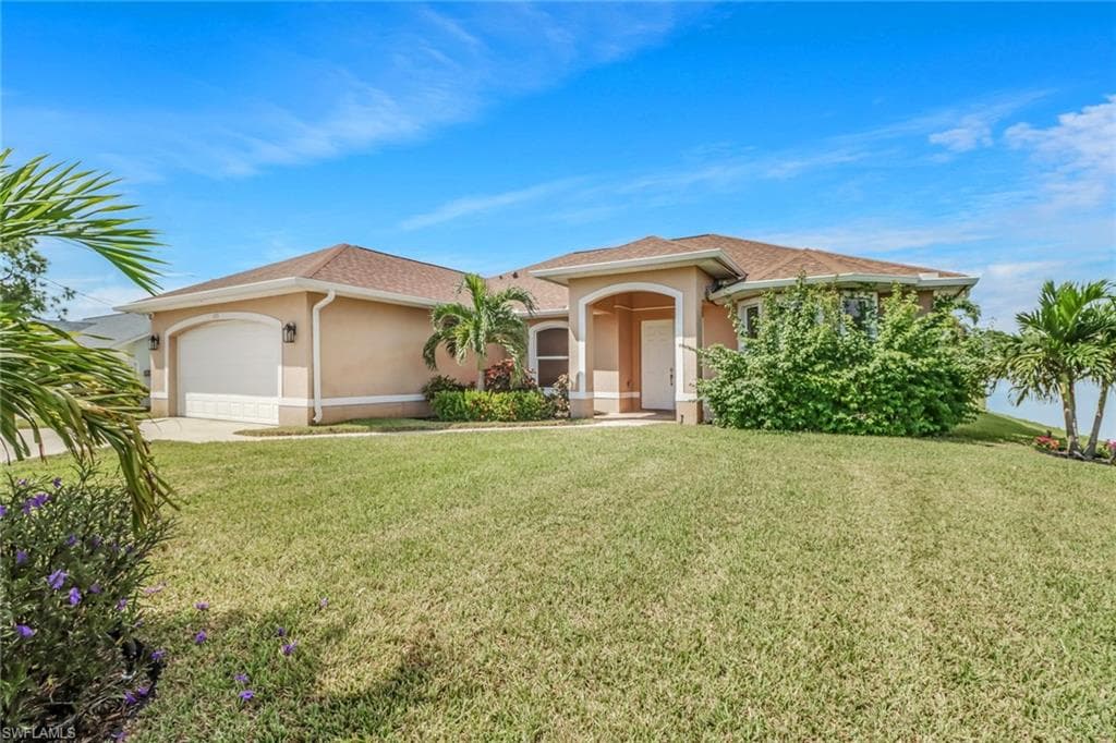 1733 S Gator CIR CAPE CORAL, FL 33909