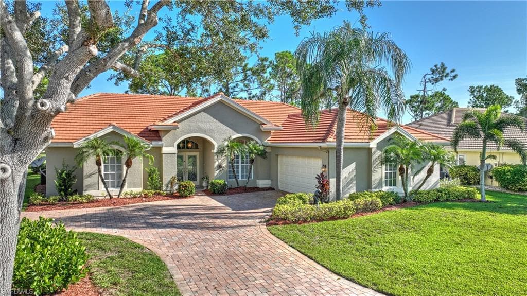 2260 W End CT LEHIGH ACRES, FL 33973