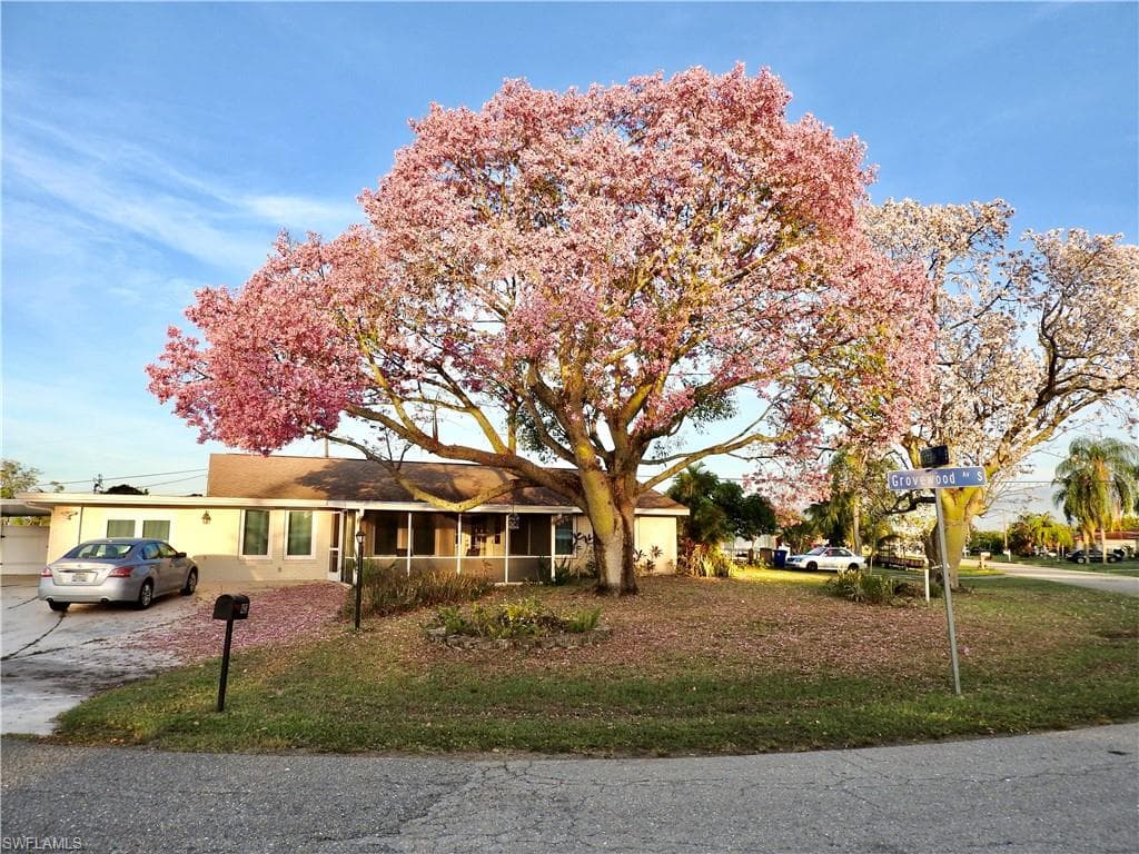 1423 Kimdale ST E LEHIGH ACRES, FL 33936