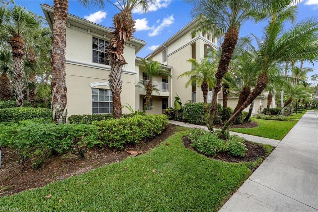 1882 Tarpon Bay Dr S 201 NAPLES, FL 34119