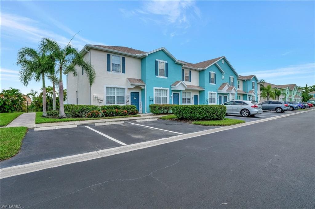 3644 Pine Oak CIR 102 FORT MYERS, FL 33916