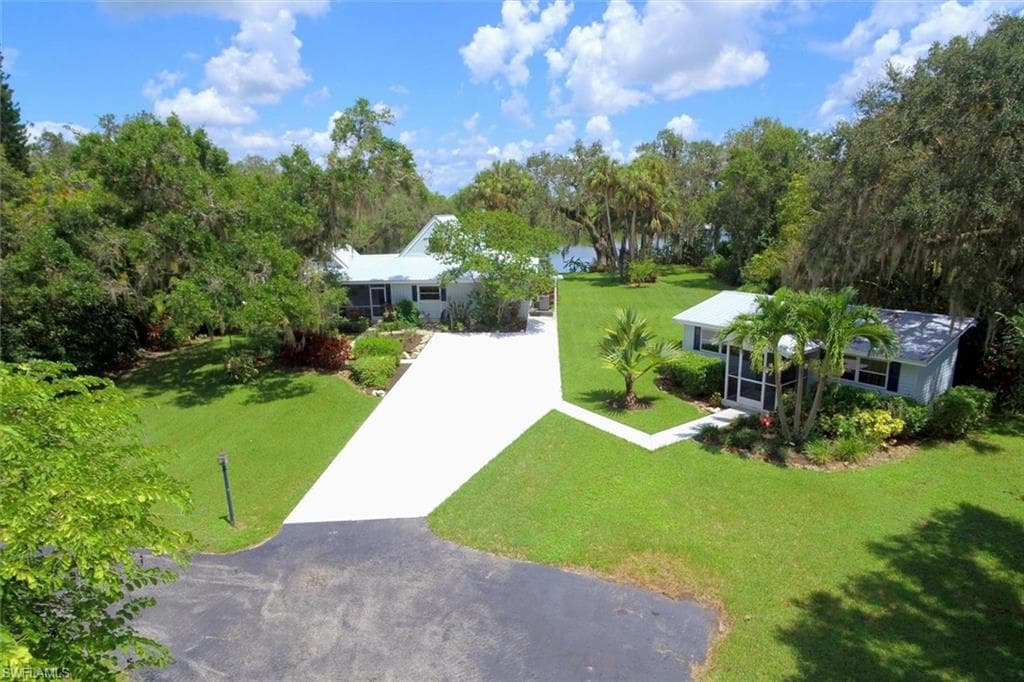 2010 Fort Denaud RD LABELLE, FL 33935
