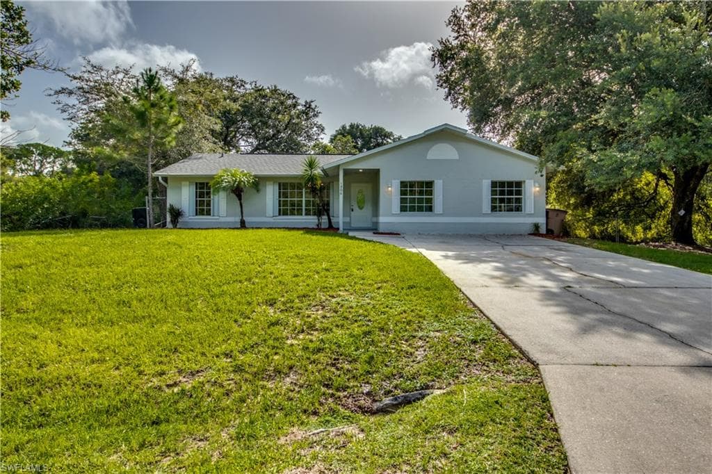 1906 Jackson AVE LEHIGH ACRES, FL 33972