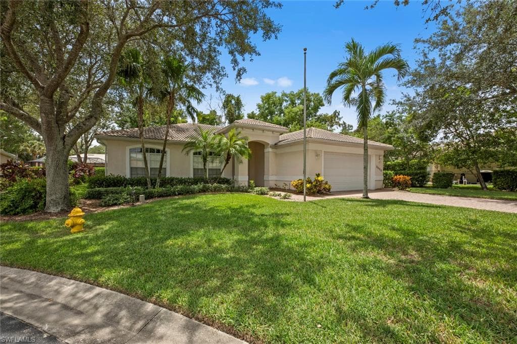 3686 Yosemite CT NAPLES, FL 34116