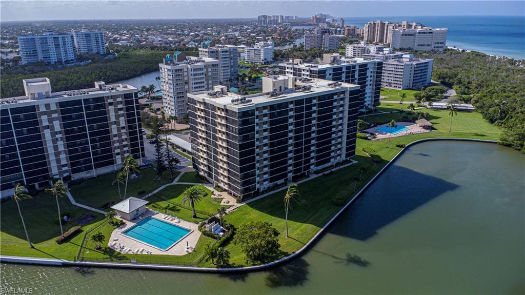 15 Bluebill AVE 303 NAPLES, FL 34108
