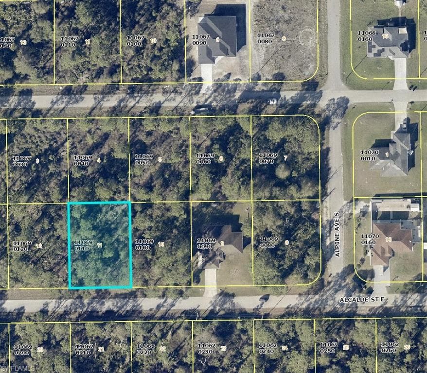 923 Alcalde ST E LEHIGH ACRES, FL 33974
