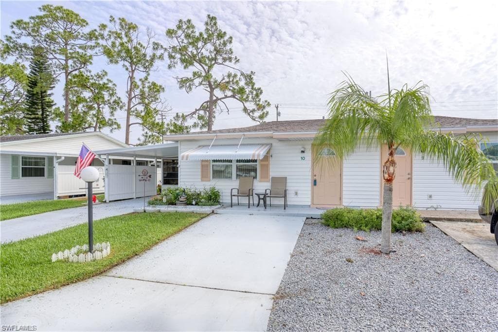 10 Desert Candle CIR LEHIGH ACRES, FL 33936