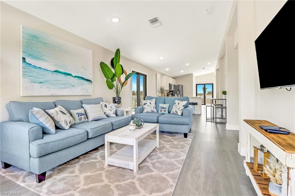 3264 Woodside AVE NAPLES, FL 34112