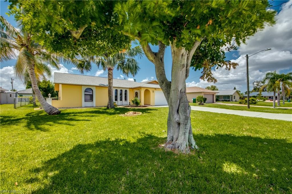 2124 SE 6th ST CAPE CORAL, FL 33990