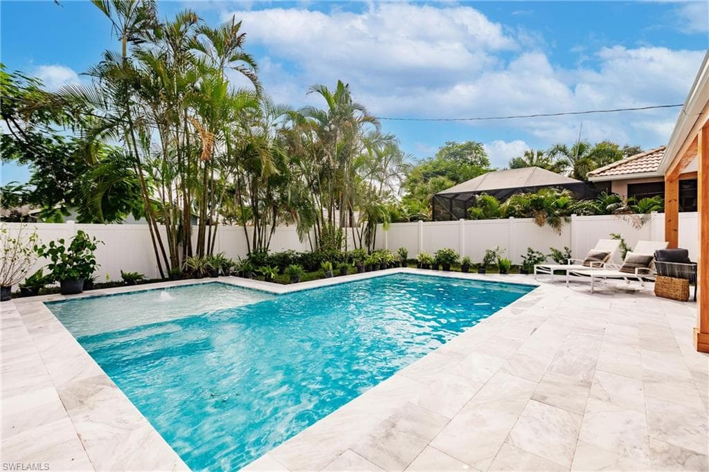 776 96th AVE N NAPLES, FL 34108