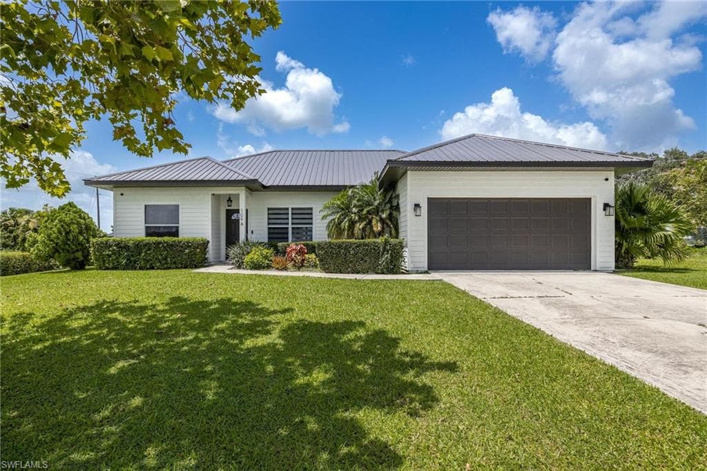 1094 Zenith ST LABELLE, FL 33935