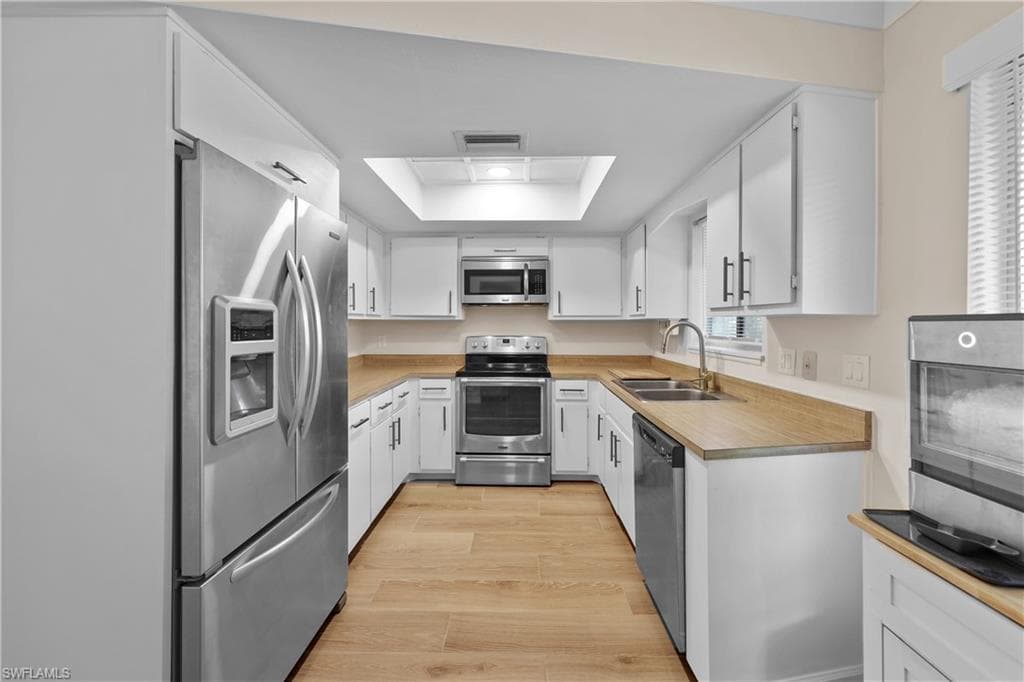 809 Palm View DR NAPLES, FL 34110