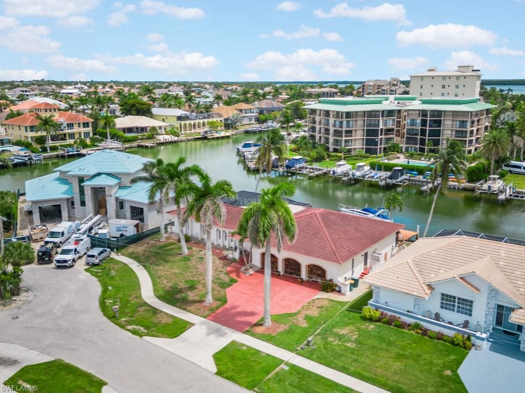 888 Banyan CT MARCO ISLAND, FL 34145