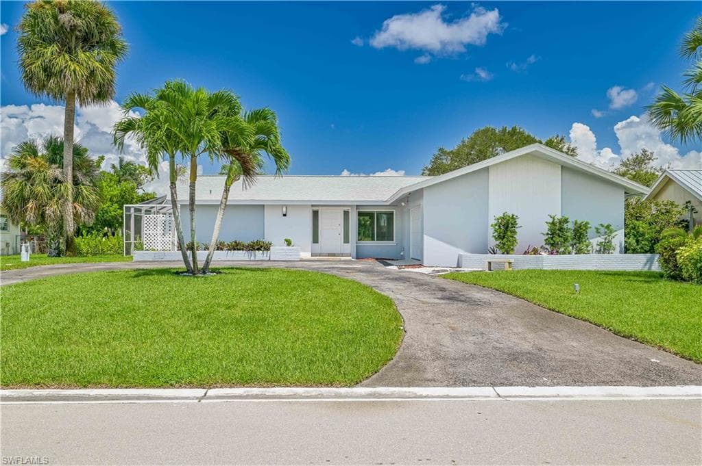 167 Doral CIR NAPLES, FL 34113