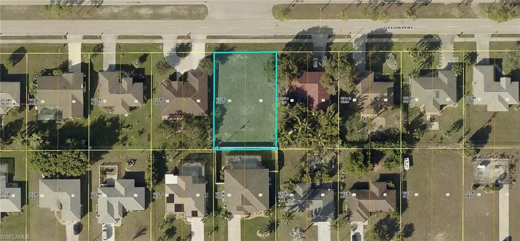 926 Gleason PKWY CAPE CORAL, FL 33914