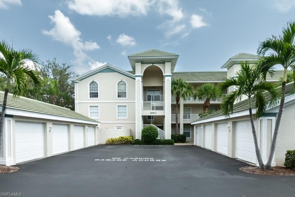 28871 Bermuda Lago CT 301 BONITA SPRINGS, FL 34134