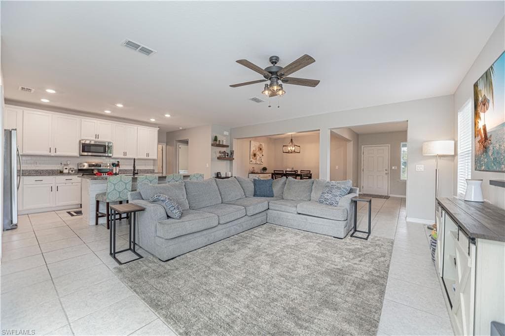 3853 Heyburn ST FORT MYERS, FL 33905