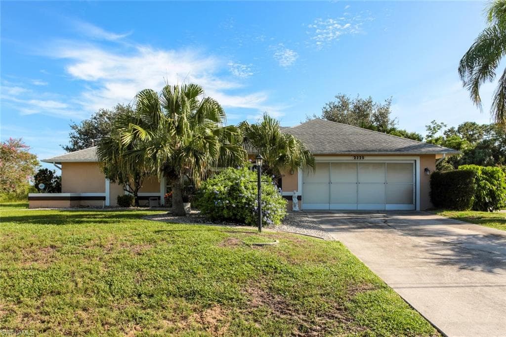 2325 25th TER CAPE CORAL, FL 33909