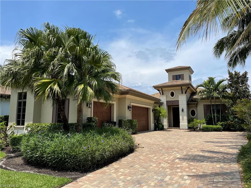 28594 La Caille DR NAPLES, FL 34119