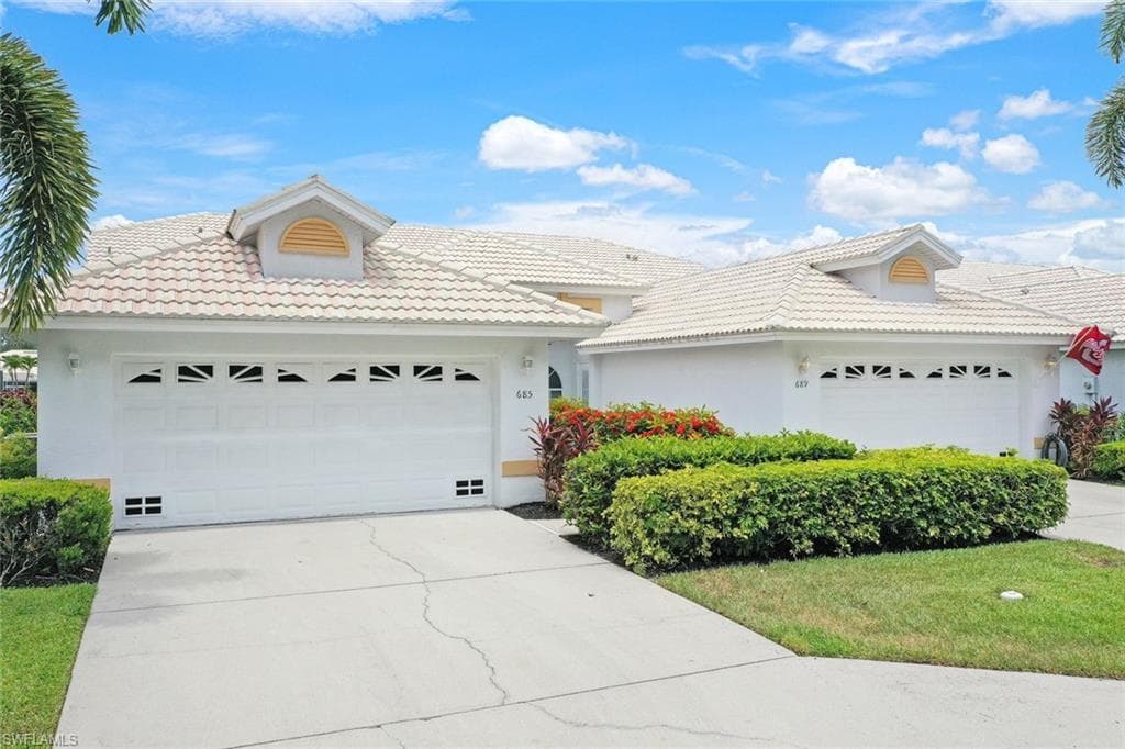 685 Captn Kate CT 44 NAPLES, FL 34110