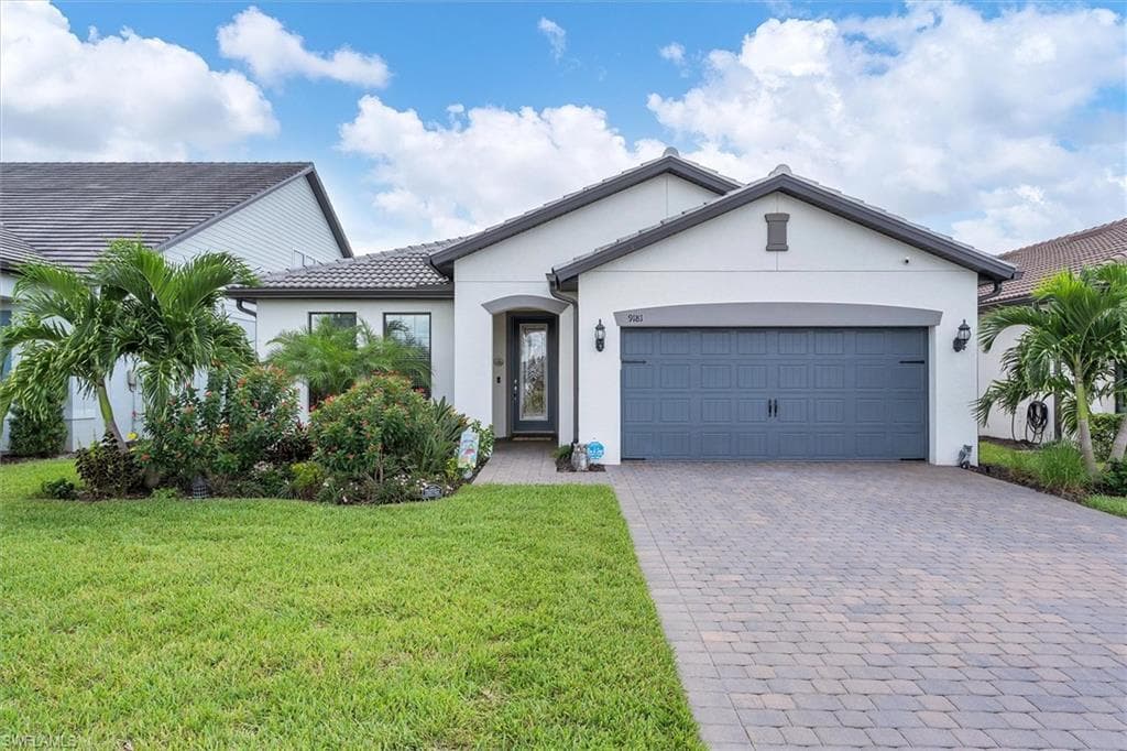 9181 Holden DR FORT MYERS, FL 33967
