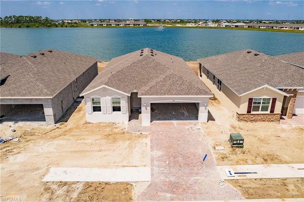 307 Spring Hill Lake LOOP CAPE CORAL, FL 33993