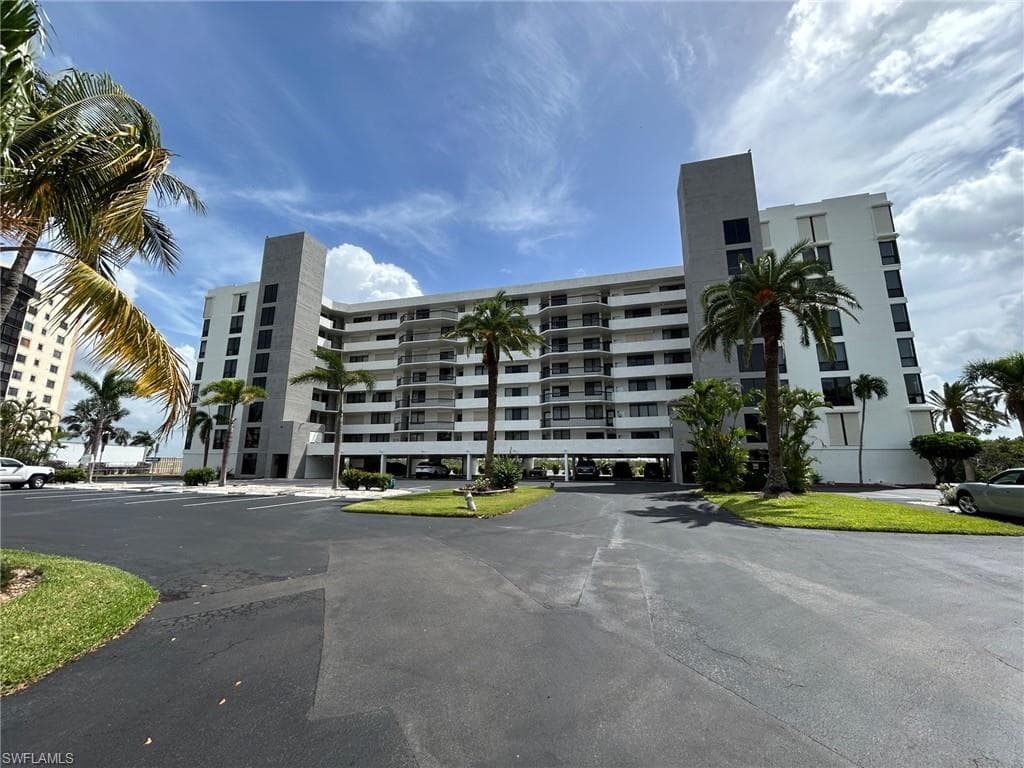 4253 Bay Beach LN 5B FORT MYERS BEACH, FL 33931