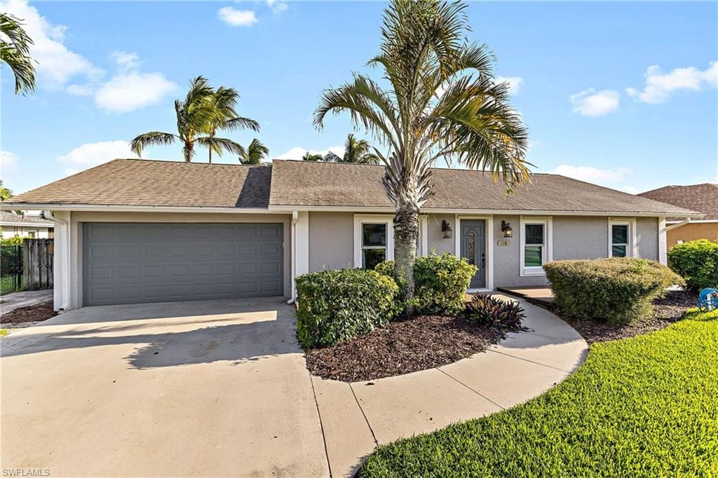 118 Erie DR NAPLES, FL 34110