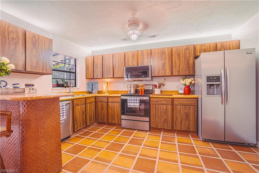 200 Marseille DR S 12-A NAPLES, FL 34112